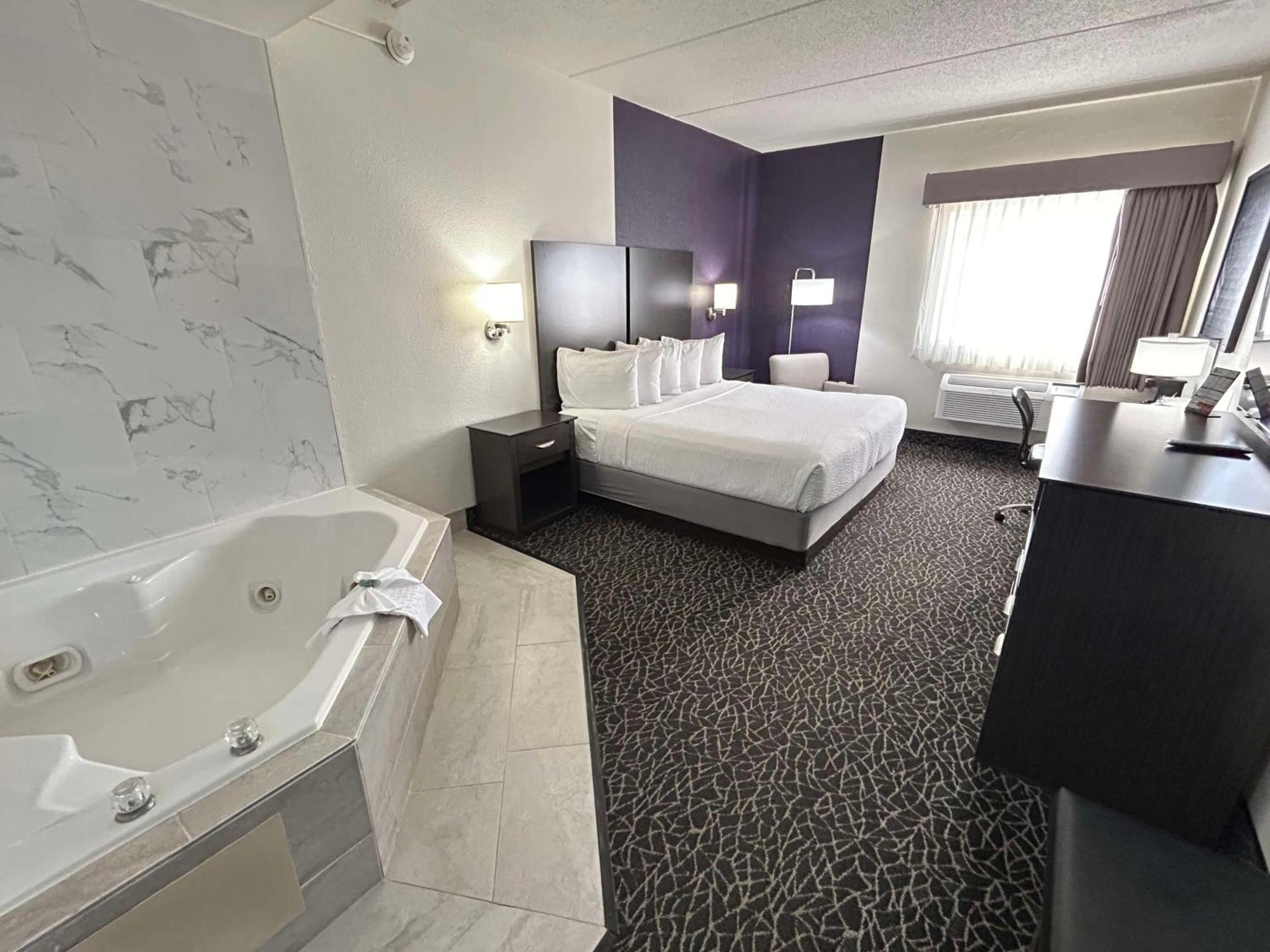 Best Western Bolingbrook Hotel Exterior photo